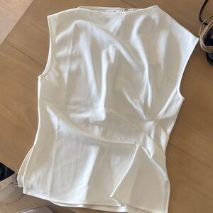 Chic White Sleeveless Blouse